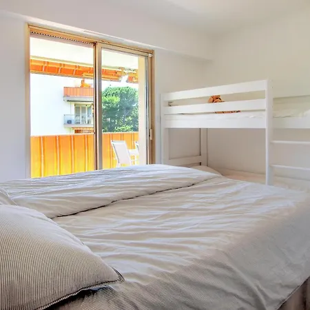 Modern Family 5 Min To +pool +garage